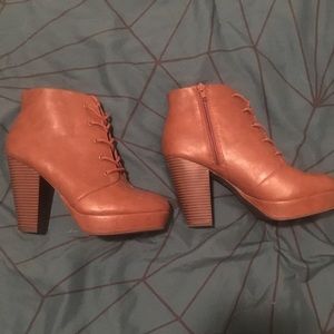 Light Brown Heeled Boots-size 8